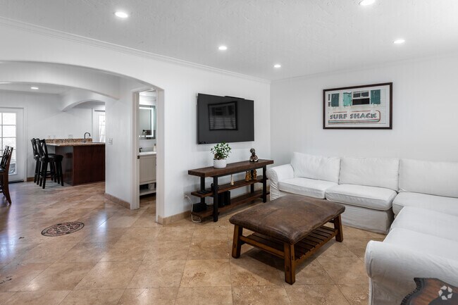 Primary Photo - Furnished Corporate Housing Townhome