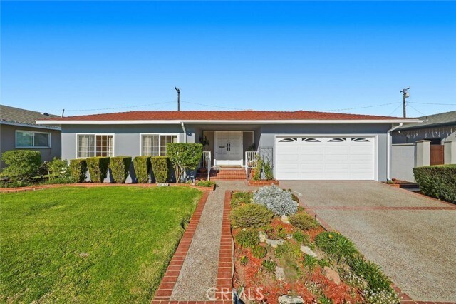 Primary Photo - 5613 Pso De Pablo