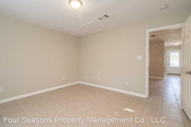 Building Photo - 3 br, 2 bath House - 5423 Quail Creek Circle