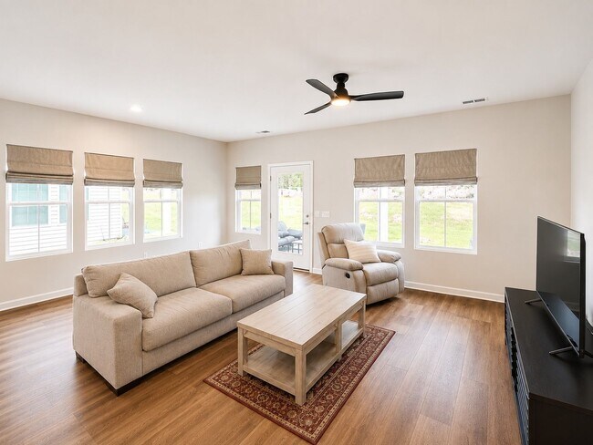 Building Photo - 256 Agrarian Ave