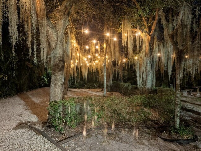 Building Photo - 303 Lang Rd