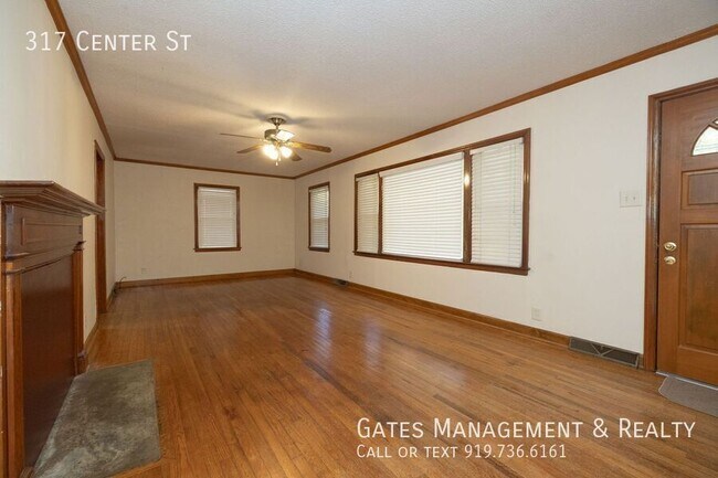 Building Photo - 317 Center St