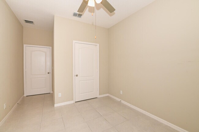 Building Photo - 1618 Merriment Way