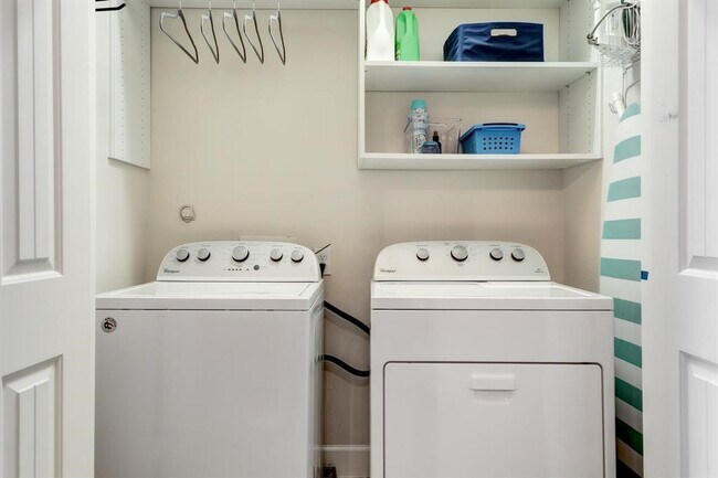 Building Photo - 5805 Larkin St