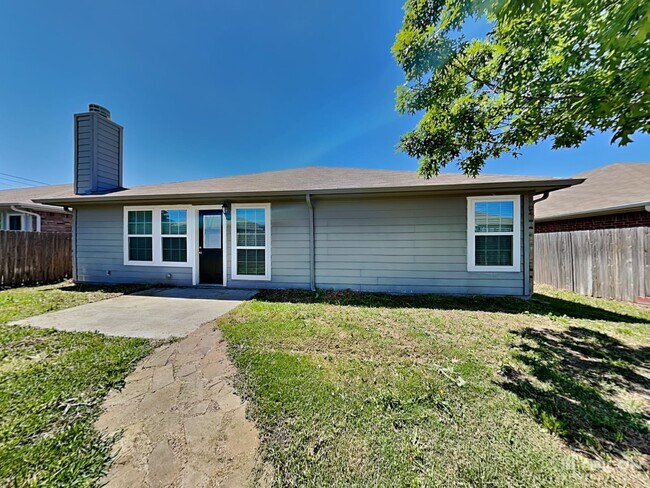 Building Photo - 1704 Bob Dr