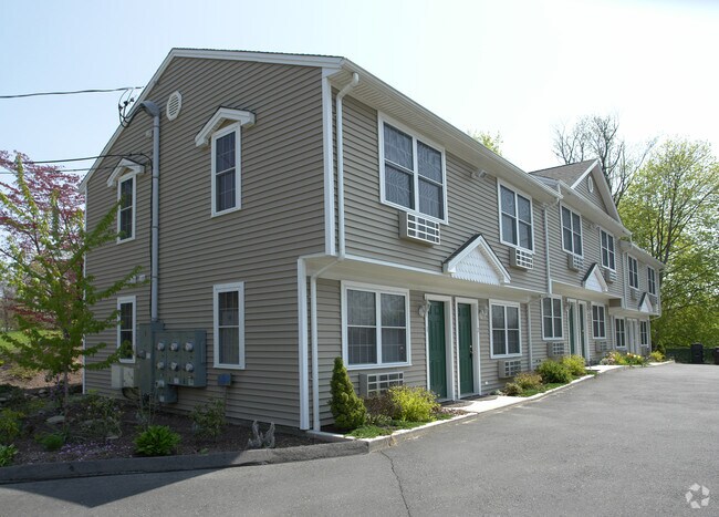 Building Photo - 184 Huntington Tpke