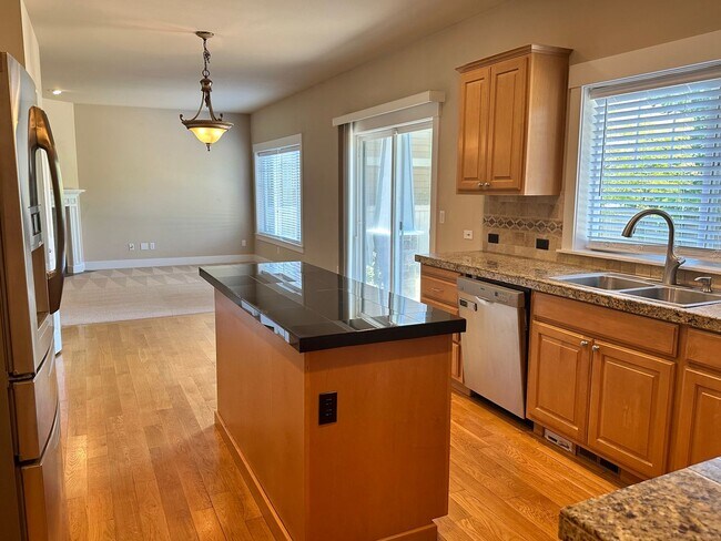 Building Photo - 8862 Ellsworth Ct NE