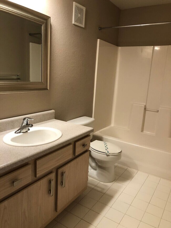 Building Photo - APARTMENT FOR RENT IN THE BEST AREA OF ORLANDO