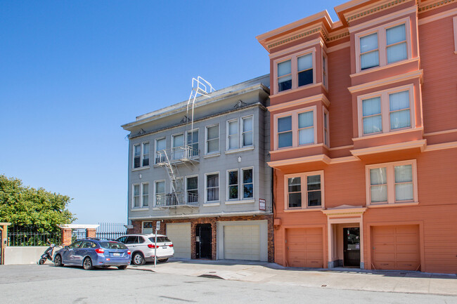 Building Photo - 267 Green St