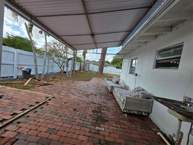 Building Photo - 341 Delaware Ave