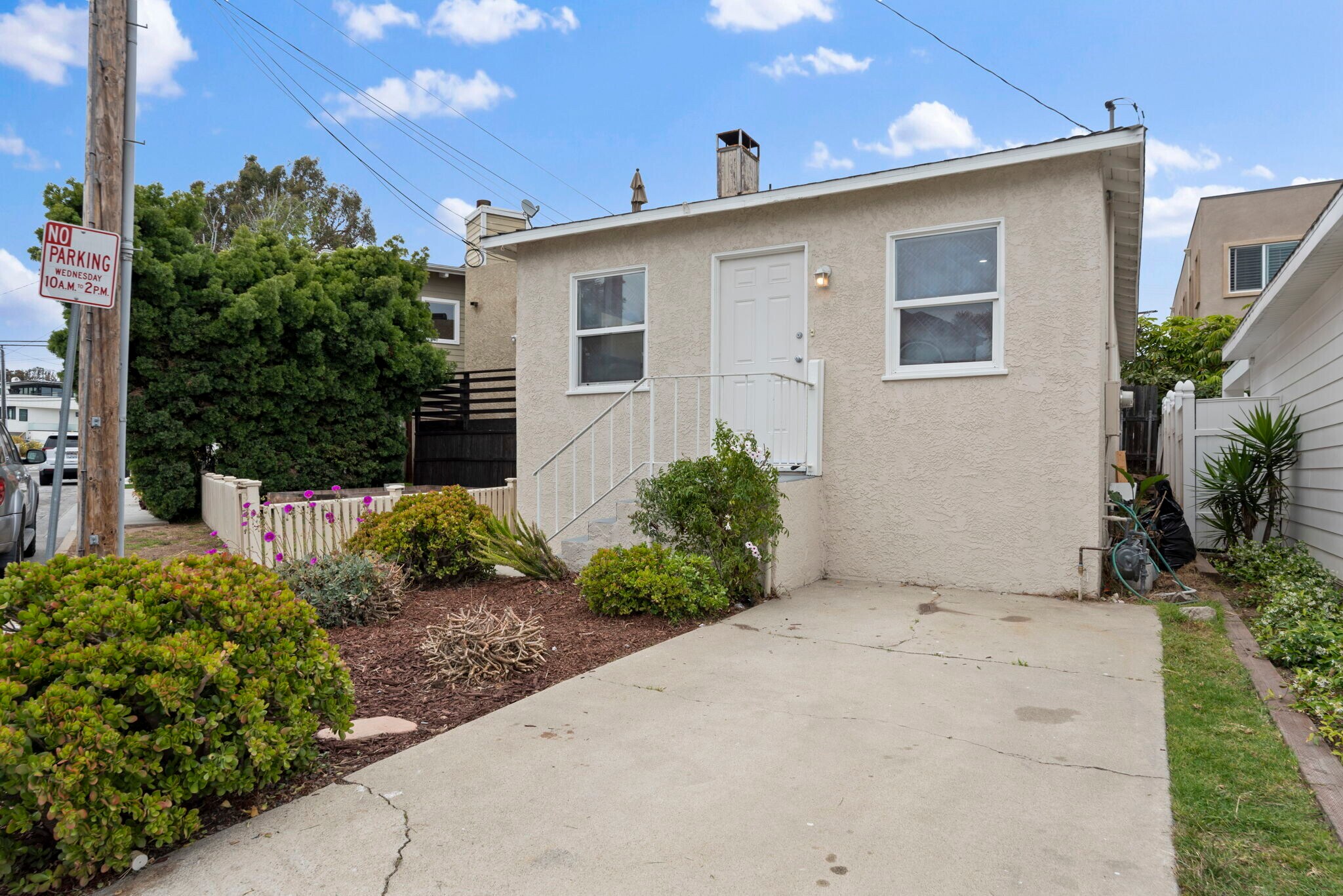 Building Photo - 1304 Corona St