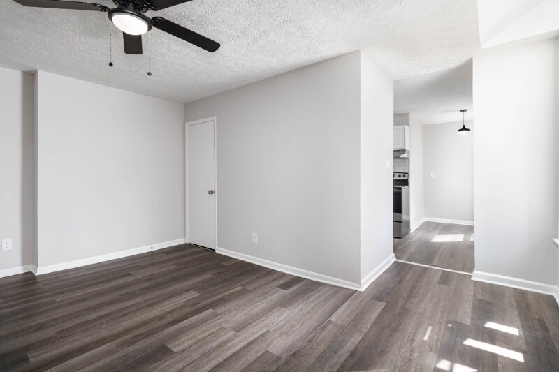 Building Photo - 3028 Cleinview Ave