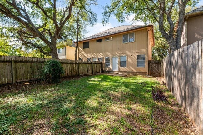 Building Photo - 9703 Sugar Hill Dr