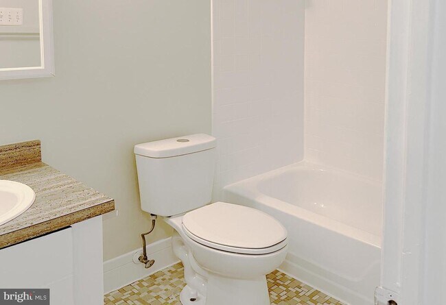 Building Photo - 3322 Woodburn Village Dr