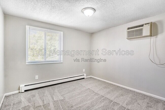 Building Photo - 1138 Corona St