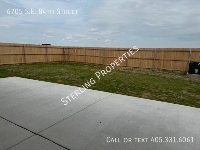 Building Photo - 6705 SE 84th St