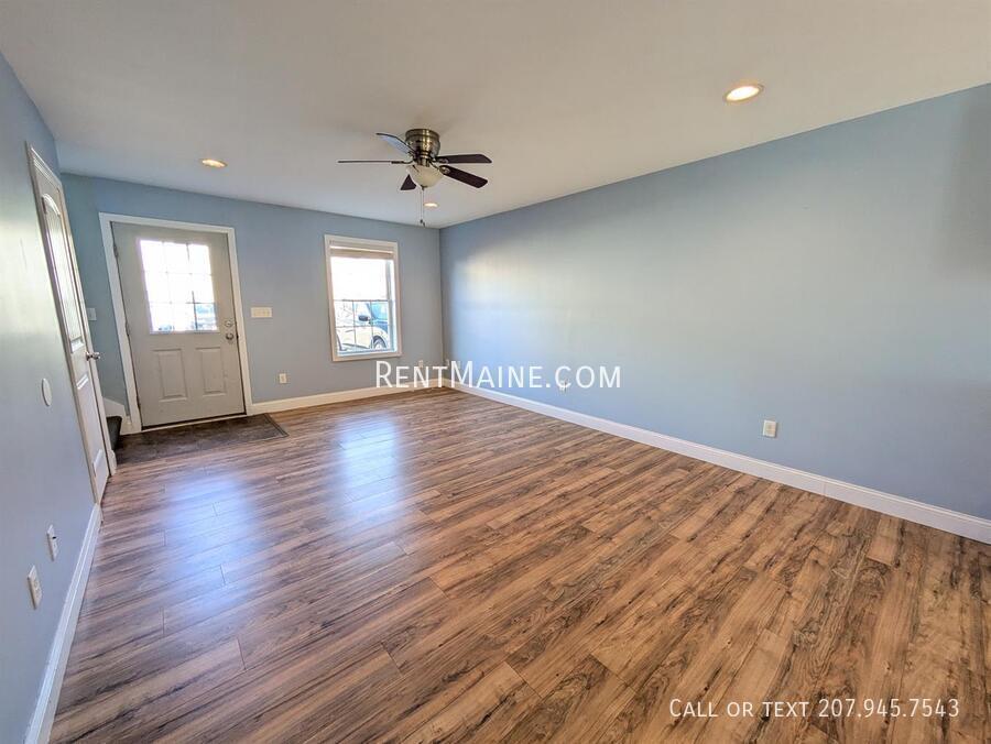 Building Photo - 13 Basketball Ct