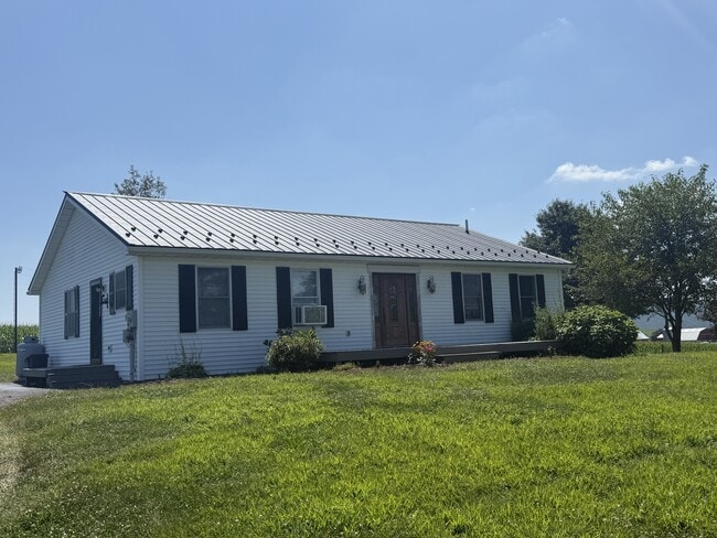 Primary Photo - 880 W Matterstown Rd