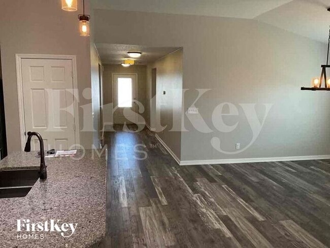 Building Photo - 121 Alexandria Cir
