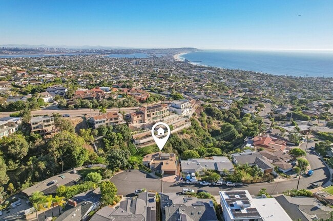 Building Photo - La Jolla Home with Ocean Views! Solar and AC