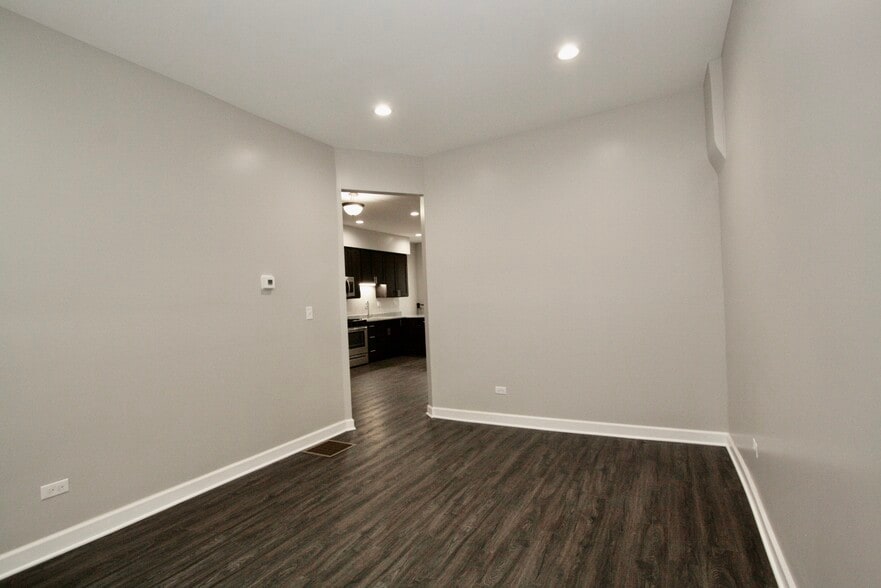 Living Room - 1406 E 69th Pl