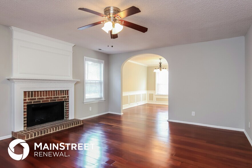 Building Photo - 3912 Toyon Dr
