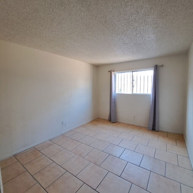 Building Photo - 6975 Dunsbach Way