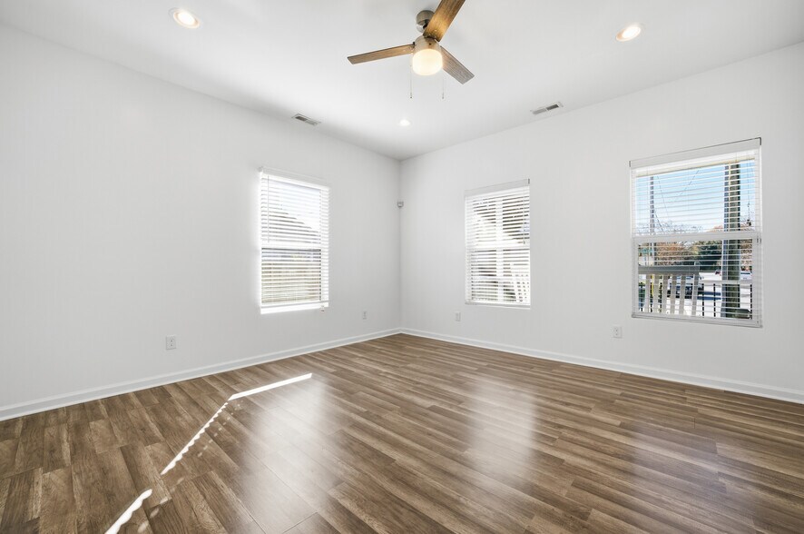 Building Photo - 16 Bagley St