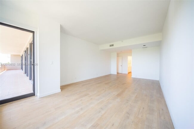 Building Photo - 151 Crandon Blvd