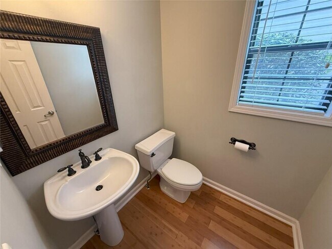 Building Photo - 290 Sweetwater Trce