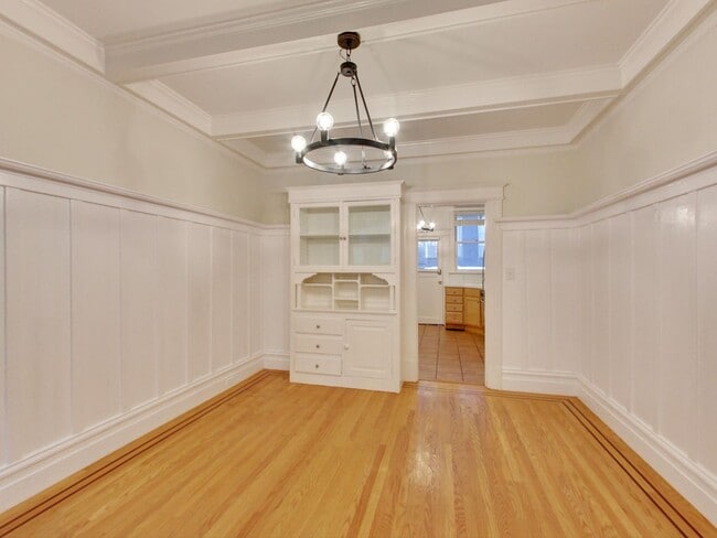 Building Photo - 617 Natoma St