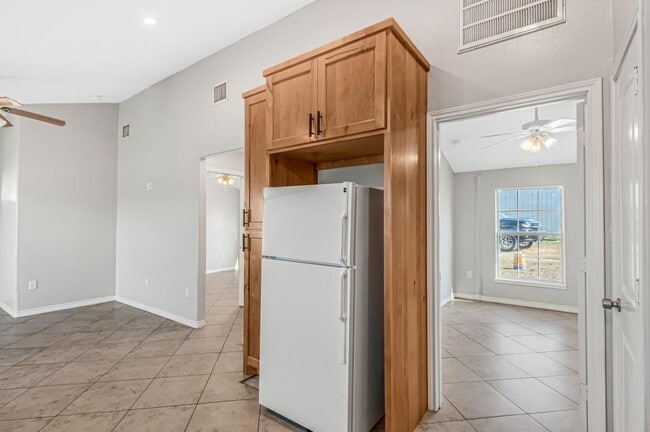 Building Photo - 2002 TX-36