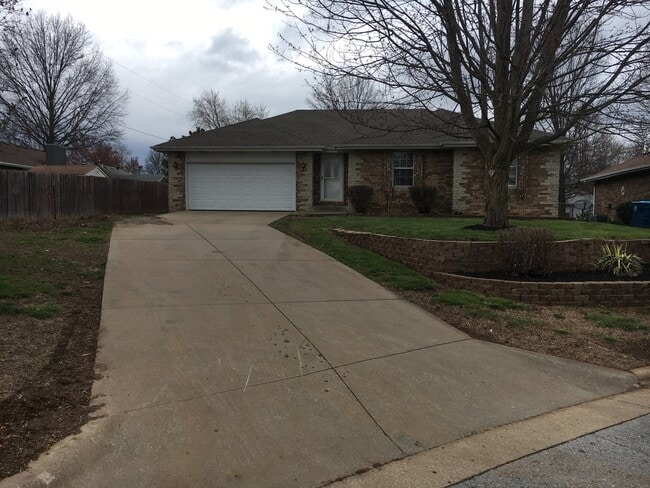 Primary Photo - 601 Cypress Ave