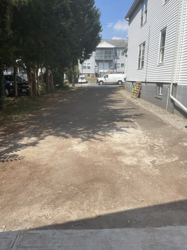 Driveway - 38 Duke St