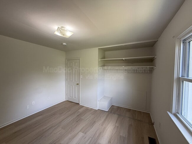 Building Photo - 809 Denton Cir