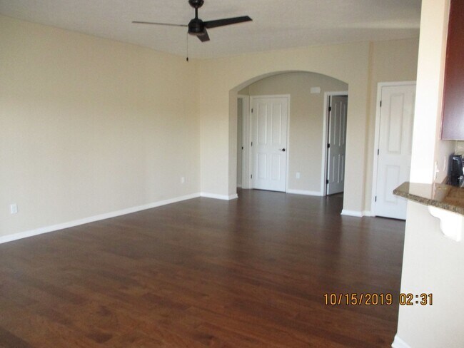 Building Photo - Village at Olentangy Crossing 0081