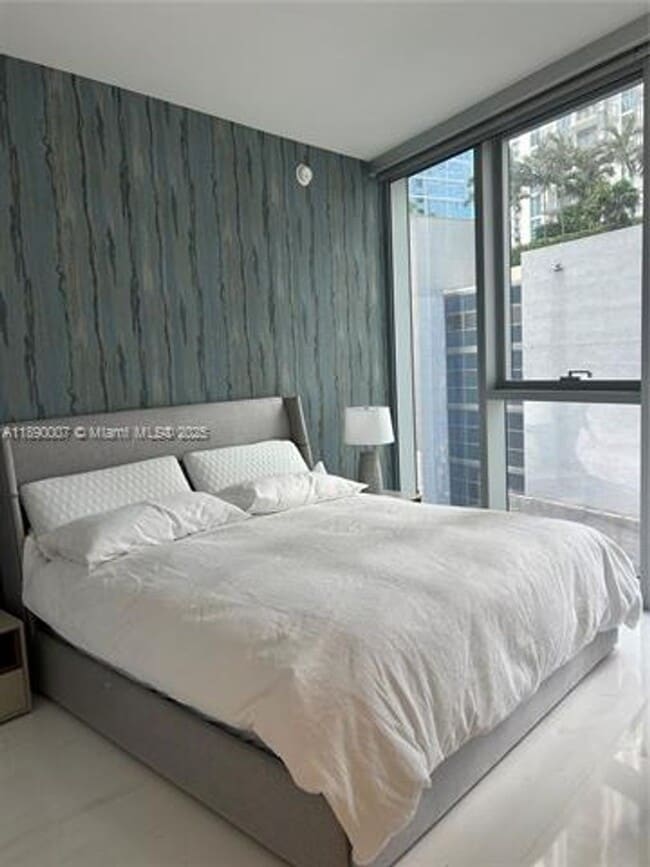 Building Photo - 300 Biscayne Blvd Way