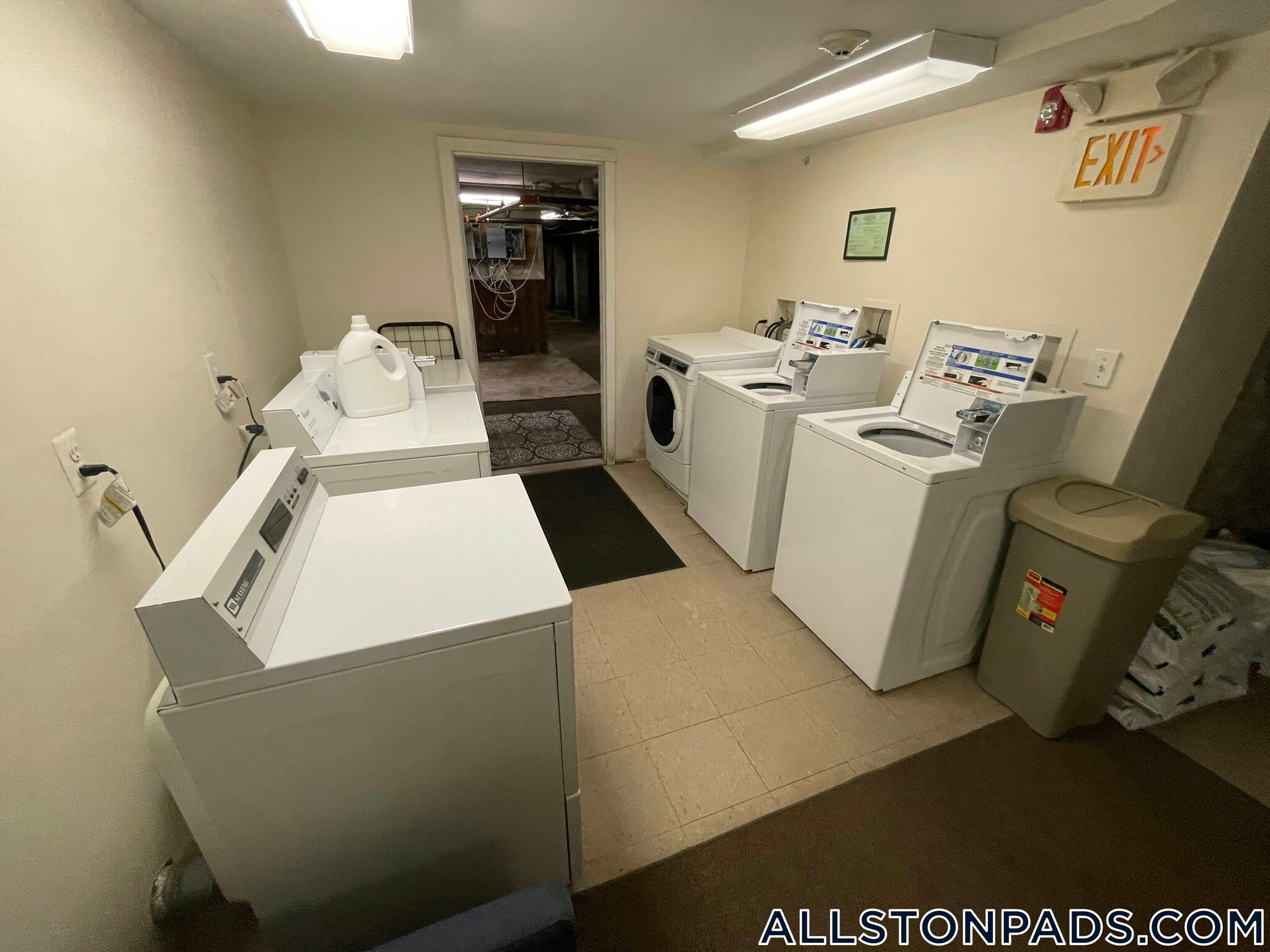 Building Photo - 53 Ashford St