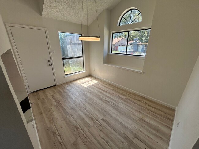 Building Photo - At such an affordable rental rate, this ho...