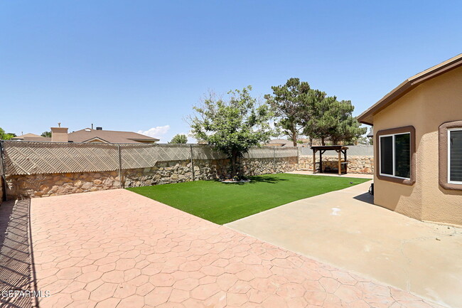 Building Photo - 13913 Golden Mesa Ct