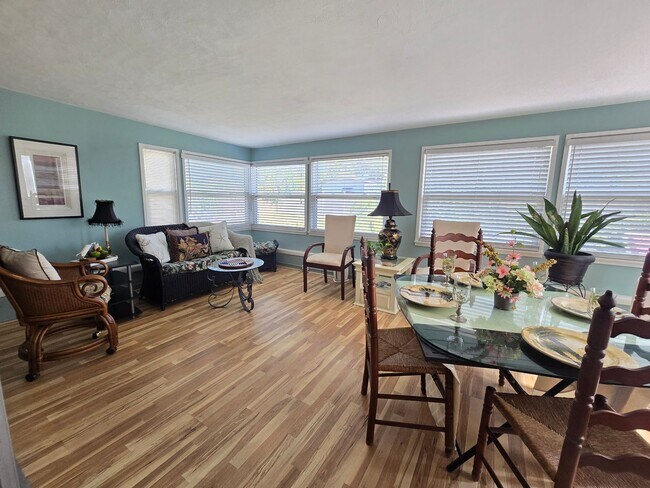 Building Photo - Fully Furnished 2BR/1BA Gulf Gate Rental ~ Flexible 6 month lease option