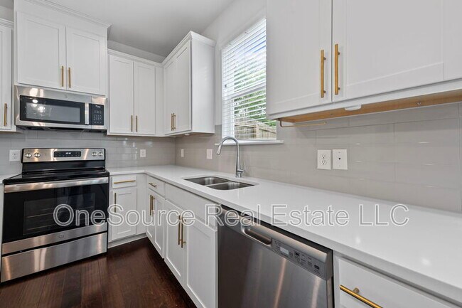 Building Photo - 5350 Brooklands Dr