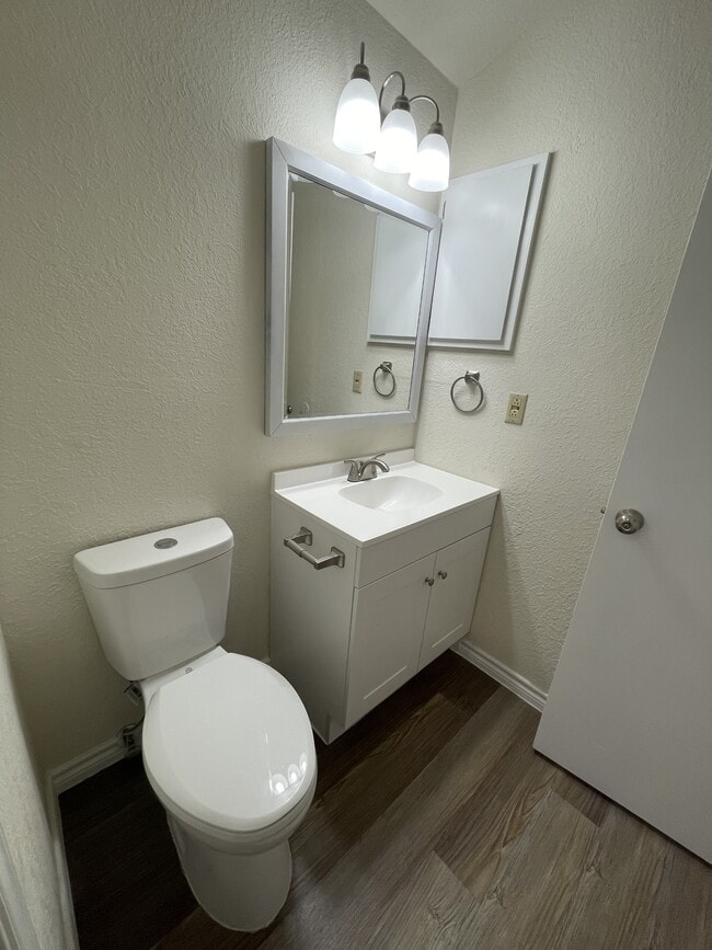 Building Photo - 851 Montera Rd