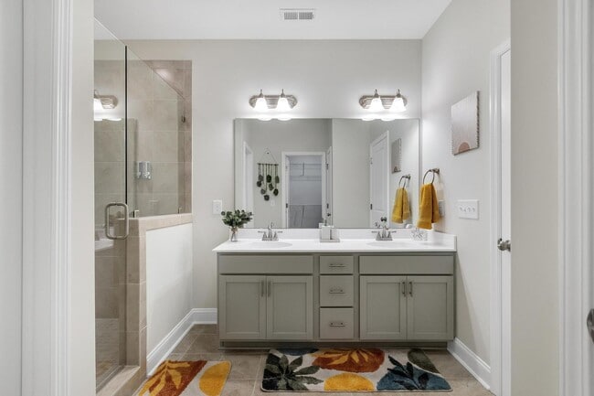 Building Photo - Amazing Rental Coming Soon (Late October-2...