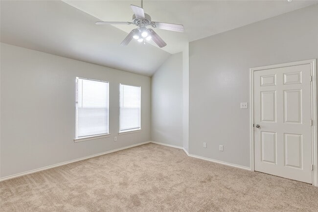 Building Photo - 706 Woodport Ln