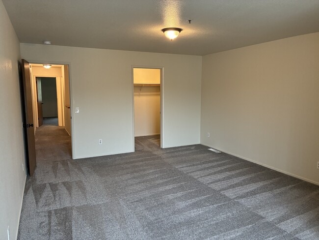 Building Photo - 2901 Snyder Ave