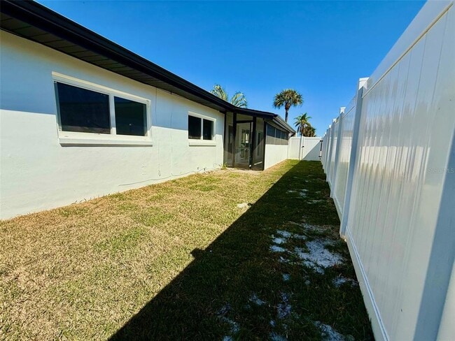 Building Photo - 3930 E Eden Roc Cir