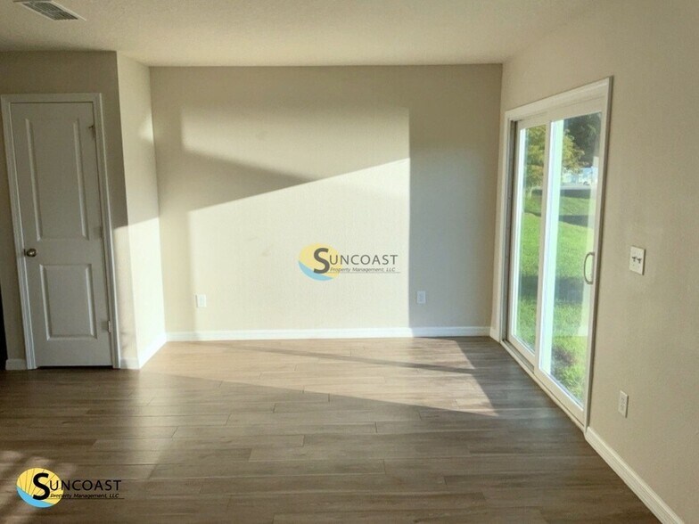 Building Photo - 6541 Sweetbay Ln