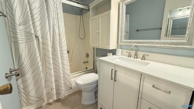 Building Photo - 1217 Catskill Cir SE