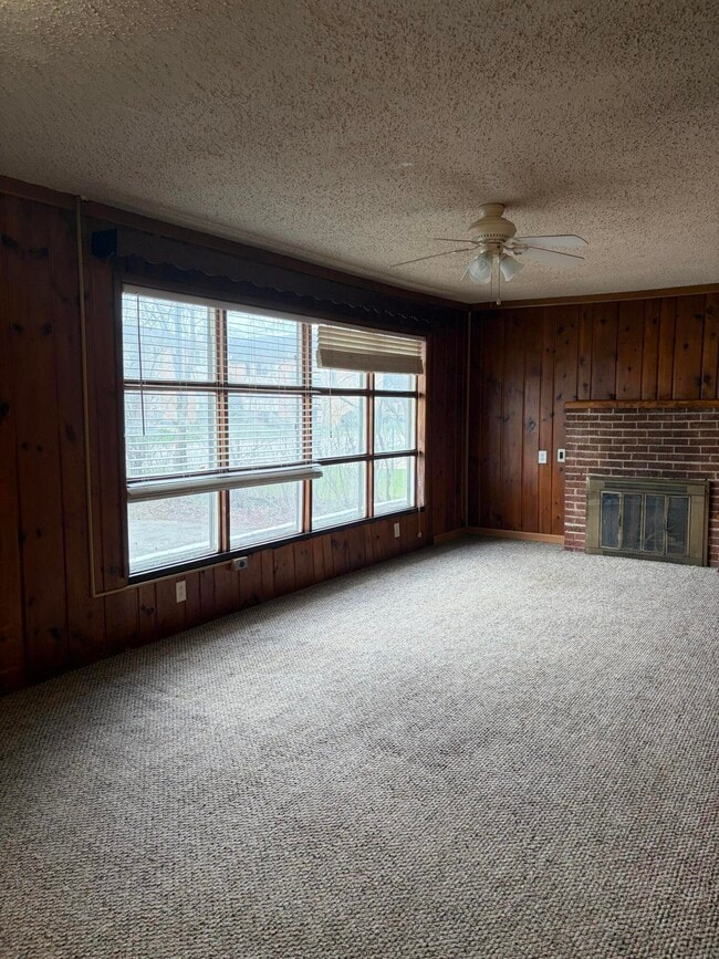 Building Photo - 2866 Golfside Rd